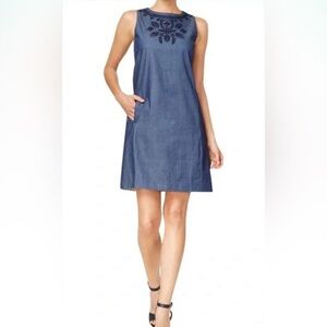 TOMMY HILFIGER Sleeveless Blue Chambray Embroidered Shift Dress | Size 6